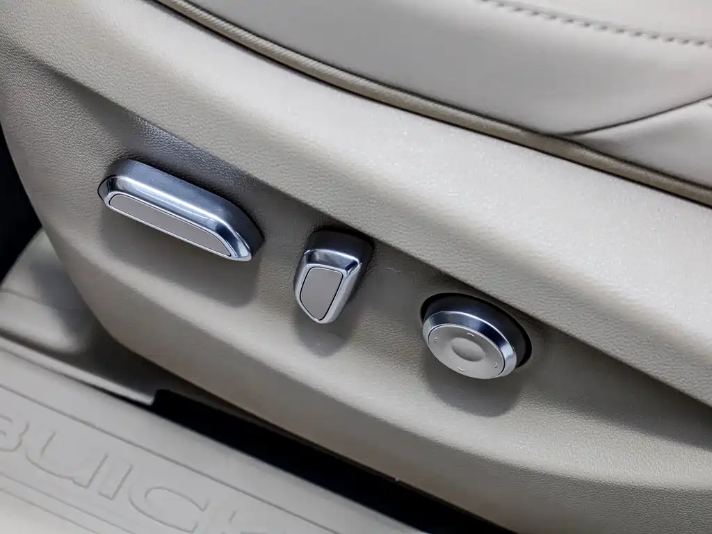 Buick GL8 Hybrid — миниатюра 6