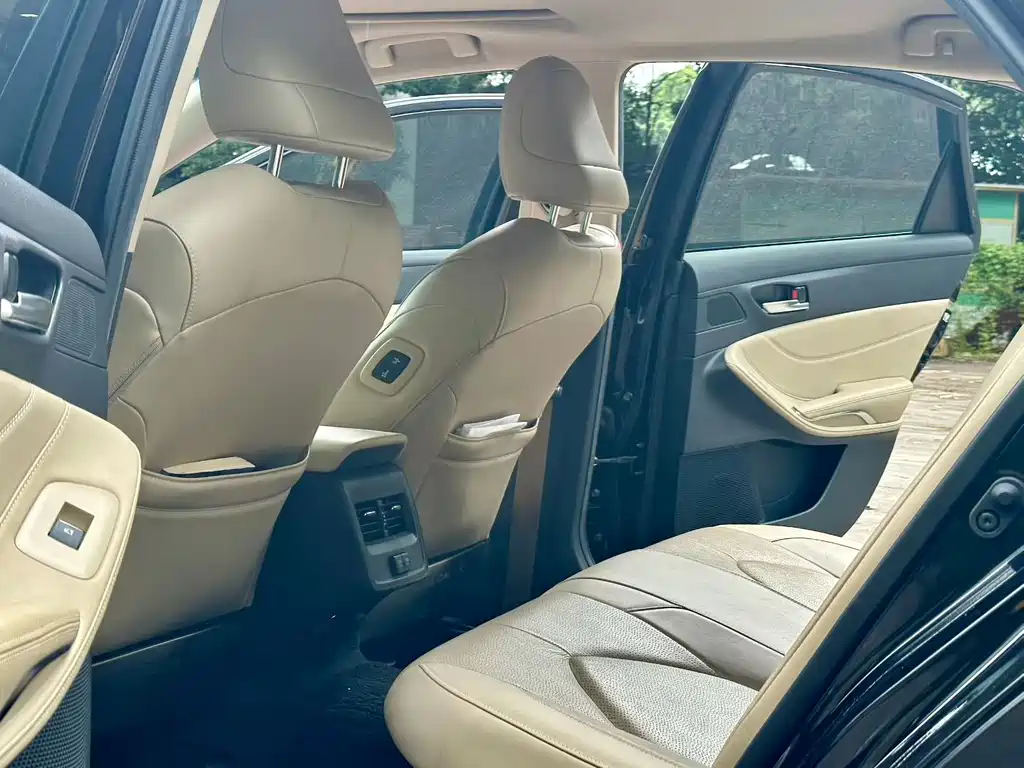 Toyota Avalon — миниатюра 5