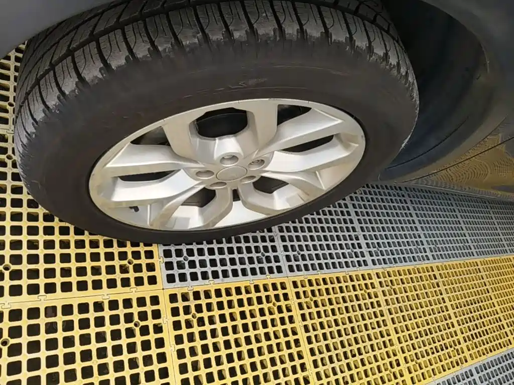 Land Rover Discovery Sport — миниатюра 23