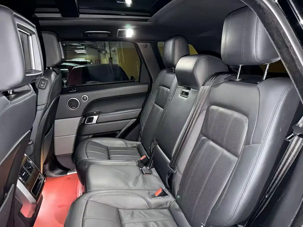 Land Rover Range Rover Sport PHEV P400e, фото 4