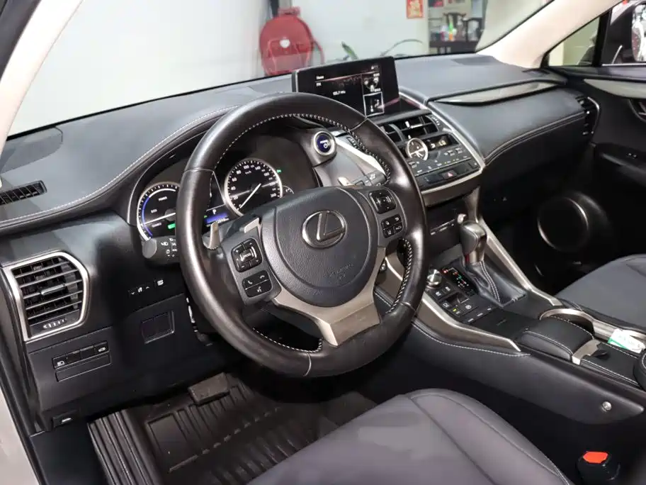 Lexus NX — миниатюра 9