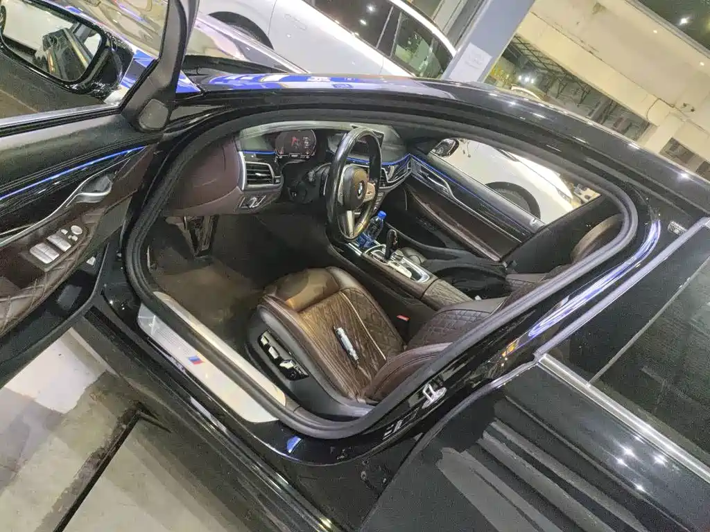 BMW 7 Series — миниатюра 4