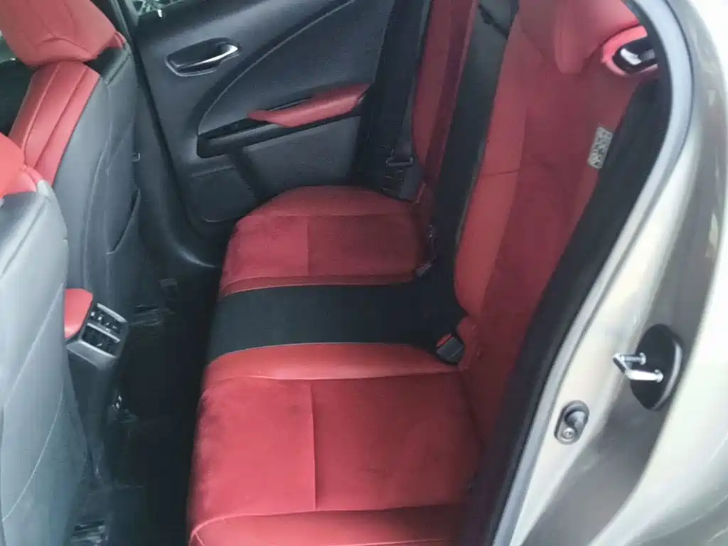Lexus UX — миниатюра 17