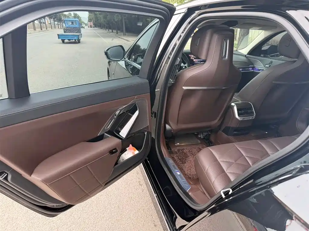 BMW 7 Series 7 2023 735Li M Sport