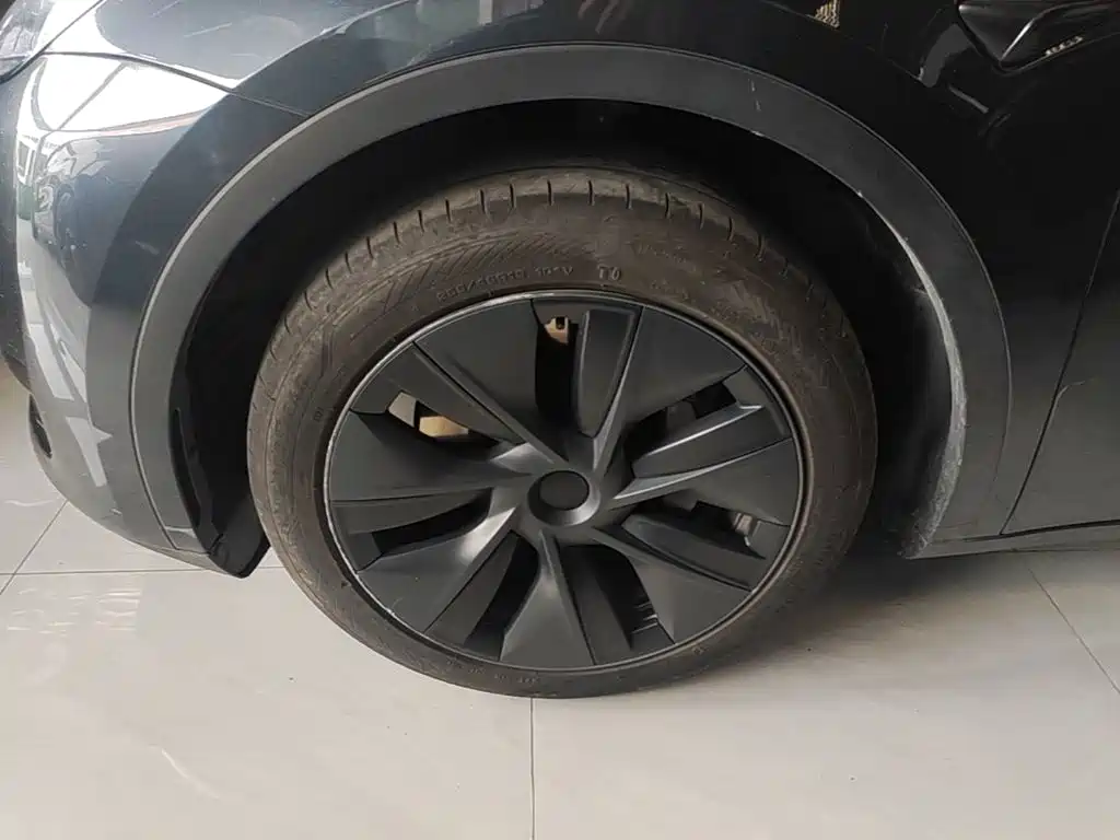 Tesla Model Y — миниатюра 23