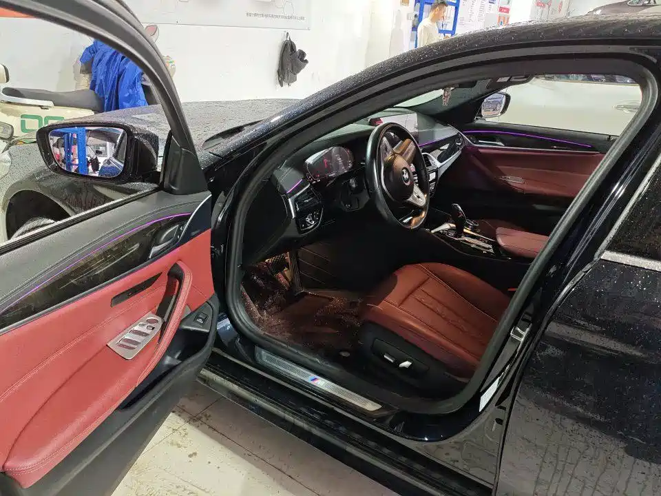 BMW 5 Series — миниатюра 5