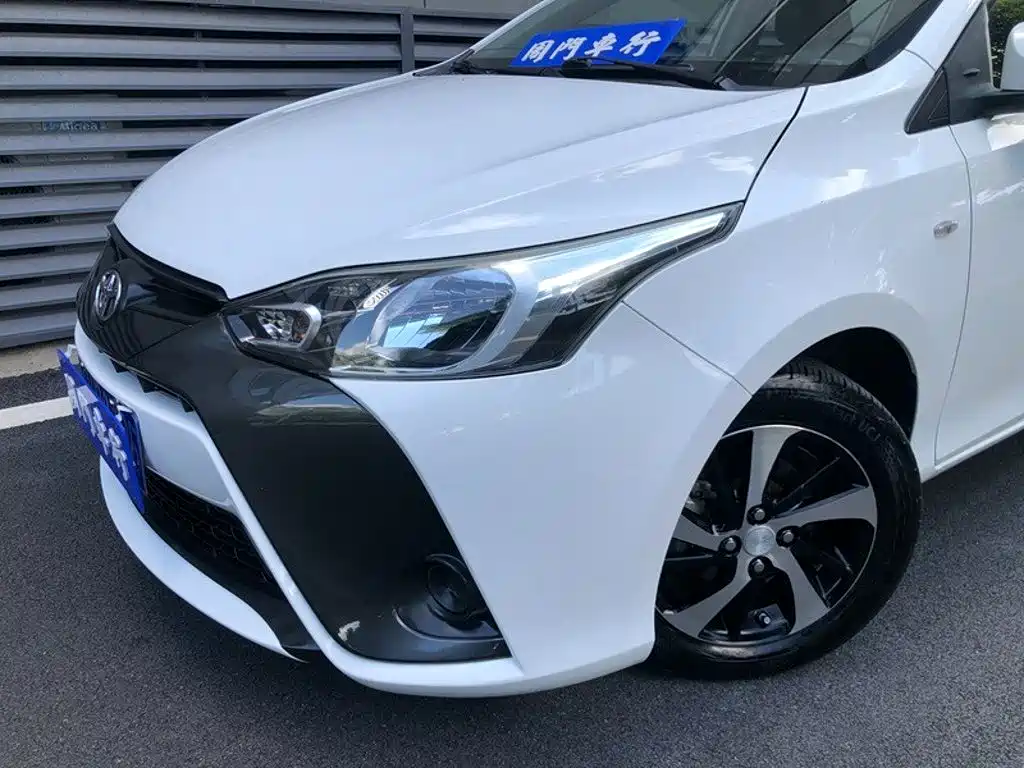 Toyota Yaris L — миниатюра 3