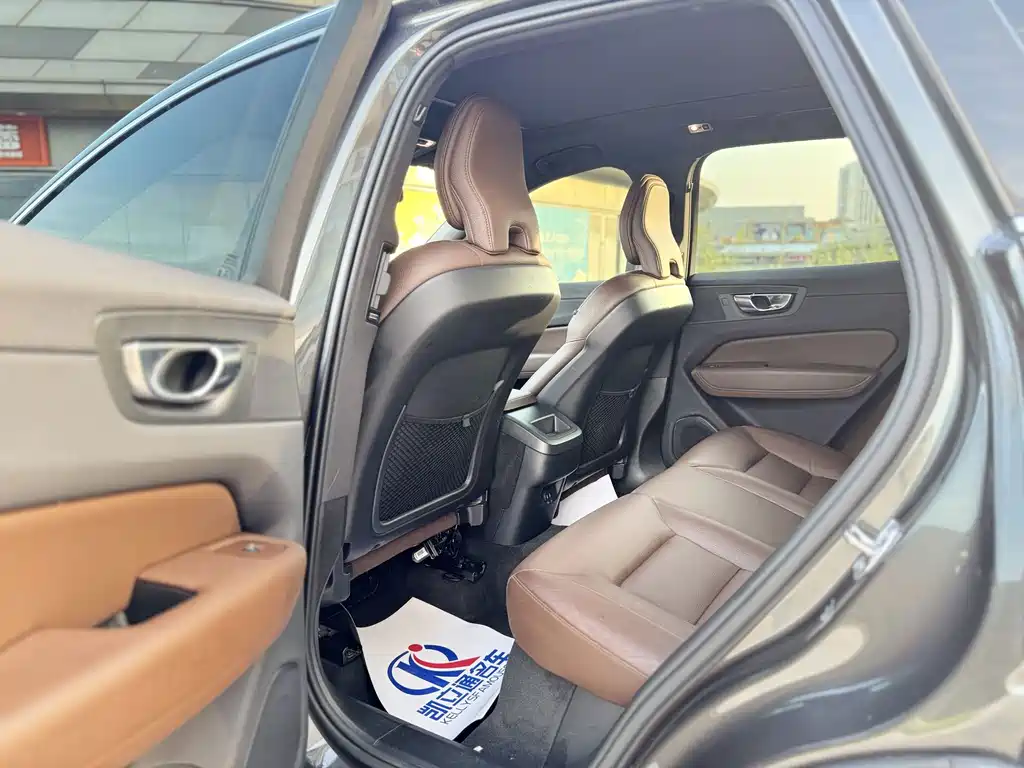 Volvo XC60 — миниатюра 7