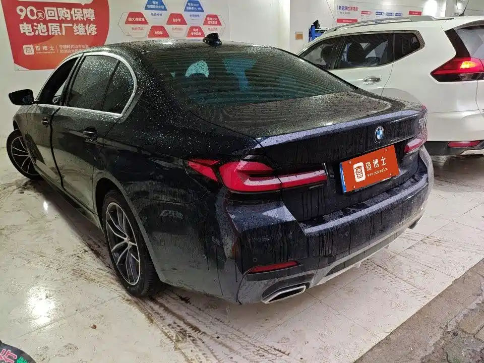 BMW 5 Series — миниатюра 4