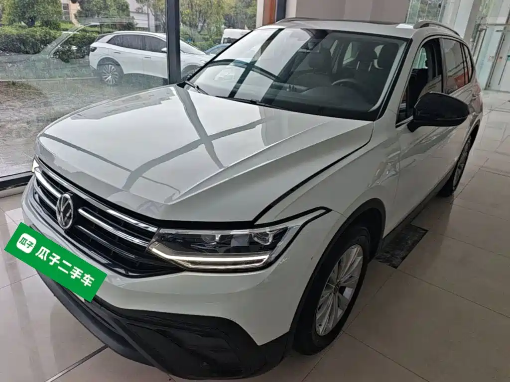 Volkswagen Tiguan L — миниатюра 2