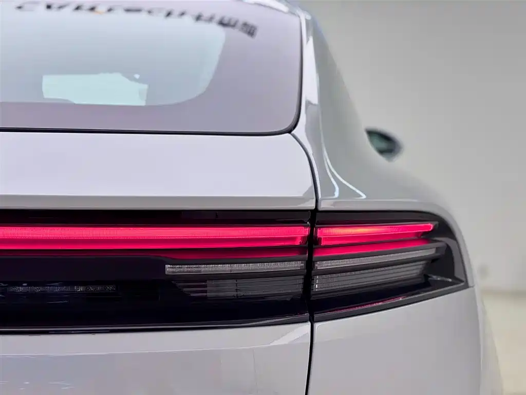 PORSCHE MACAN NEW ENERGY