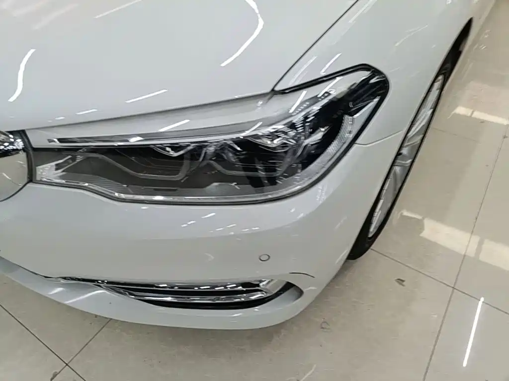 BMW 5 Series New Energy — миниатюра 24
