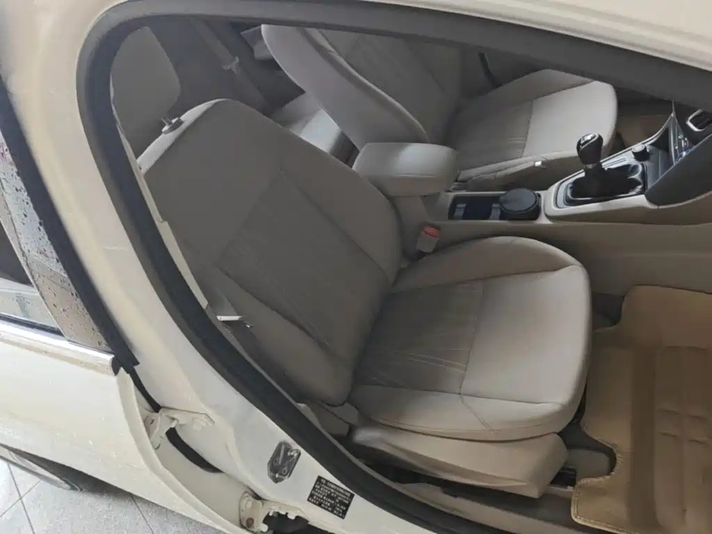 Ford Focus — миниатюра 25