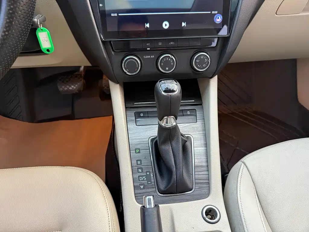 Skoda Octavia — миниатюра 9