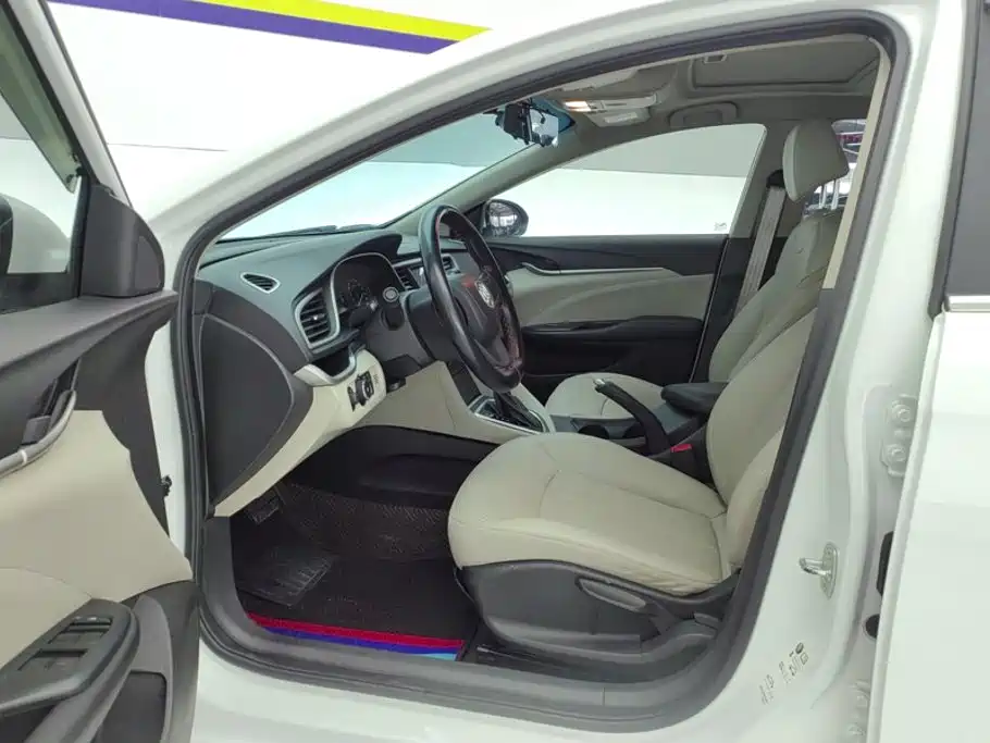Buick Excelle — миниатюра 9