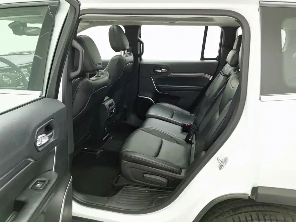 Jeep Grand Commander — миниатюра 15