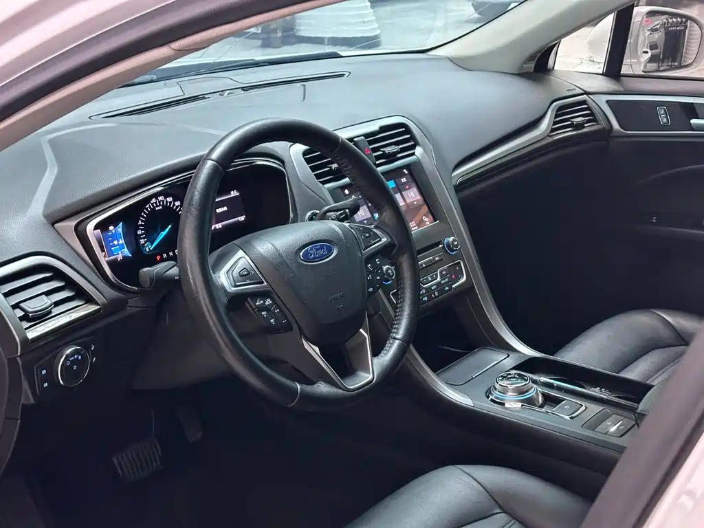 Ford Mondeo — миниатюра 7