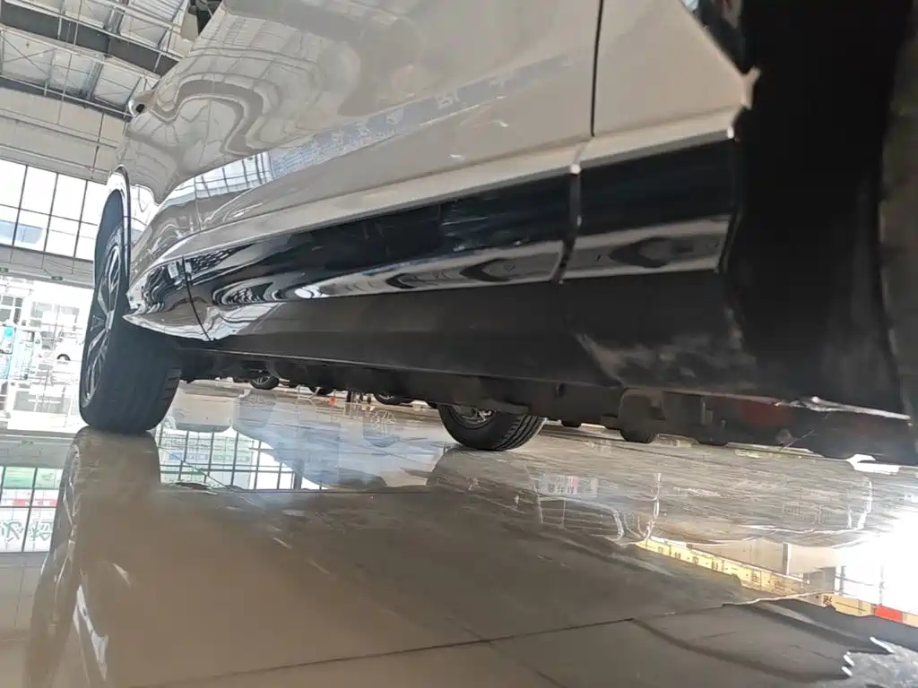 Roewe D5X DMH — миниатюра 21