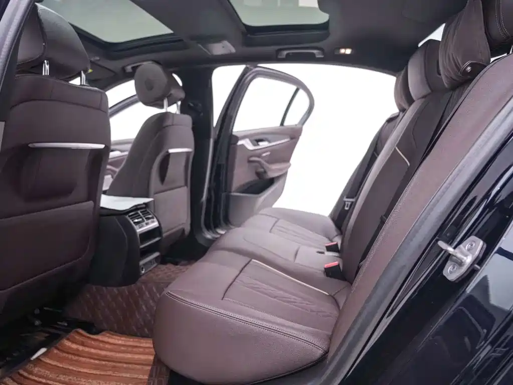 BMW 5 Series — миниатюра 26