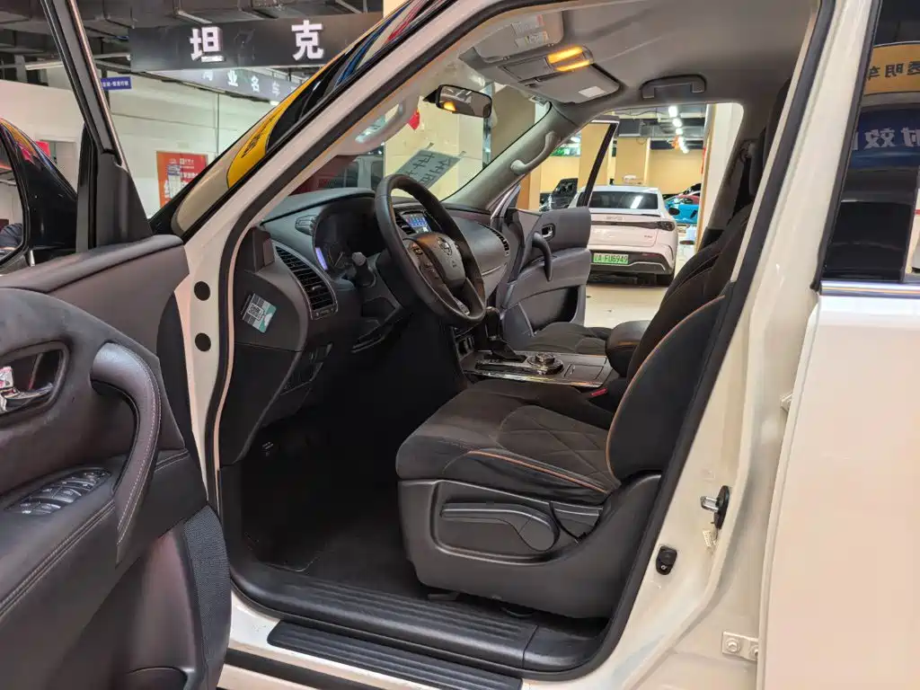 Nissan Patrol — миниатюра 5
