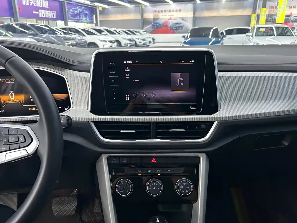 Volkswagen T-Roc 2023 280TSI DSG
