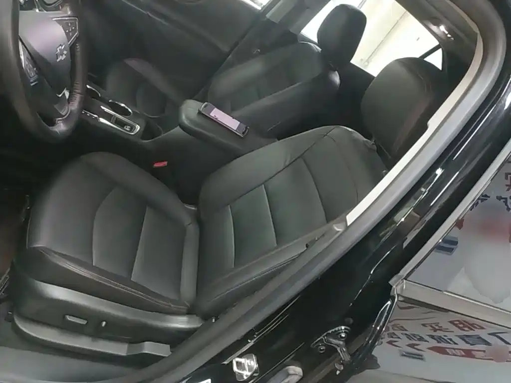 Chevrolet Equinox — миниатюра 15