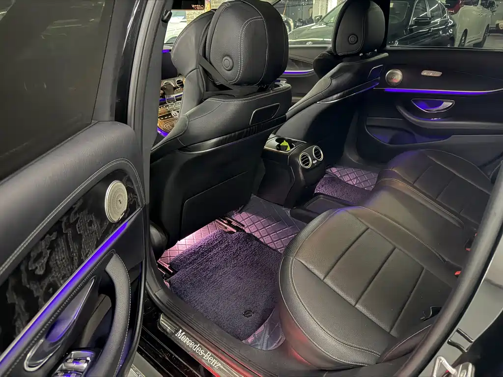 Mercedes-Benz E-Class — миниатюра 5