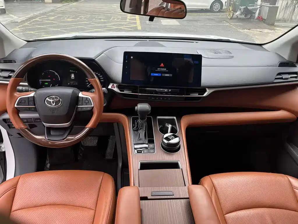 Toyota Sienna — миниатюра 11