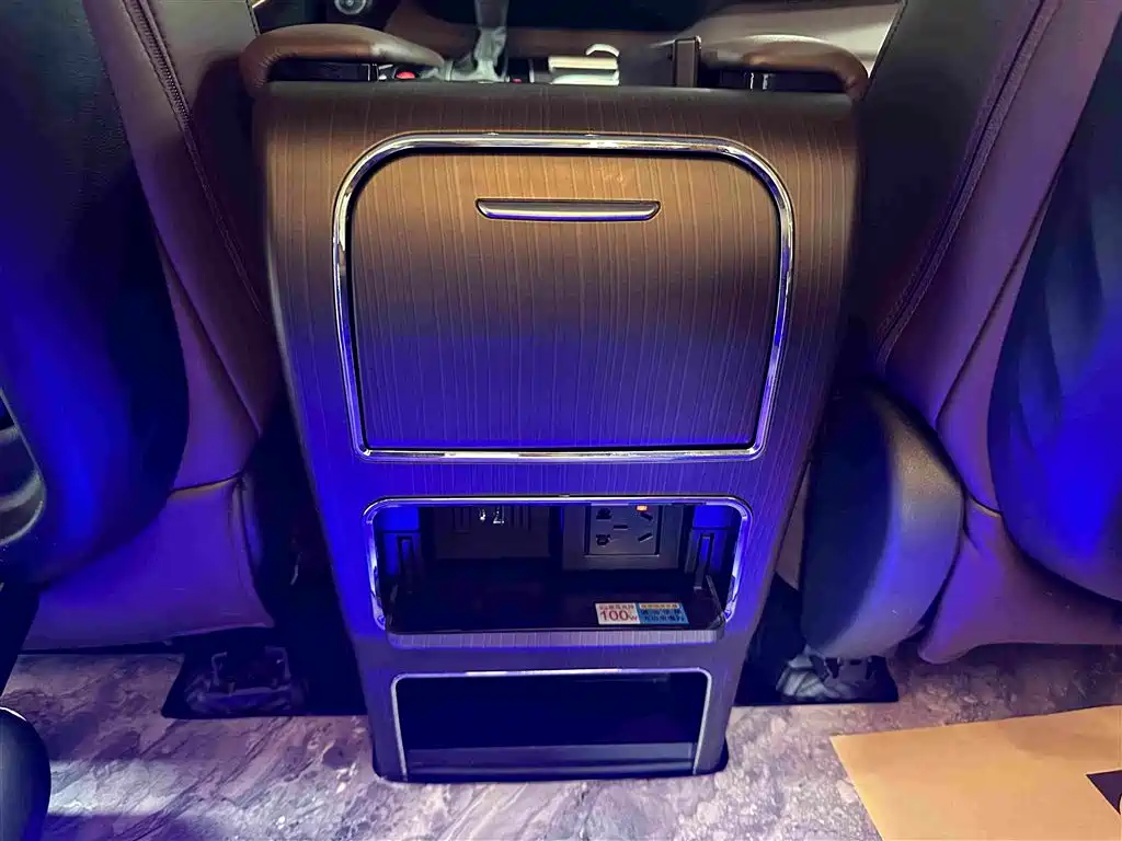 Toyota Sienna — миниатюра 19