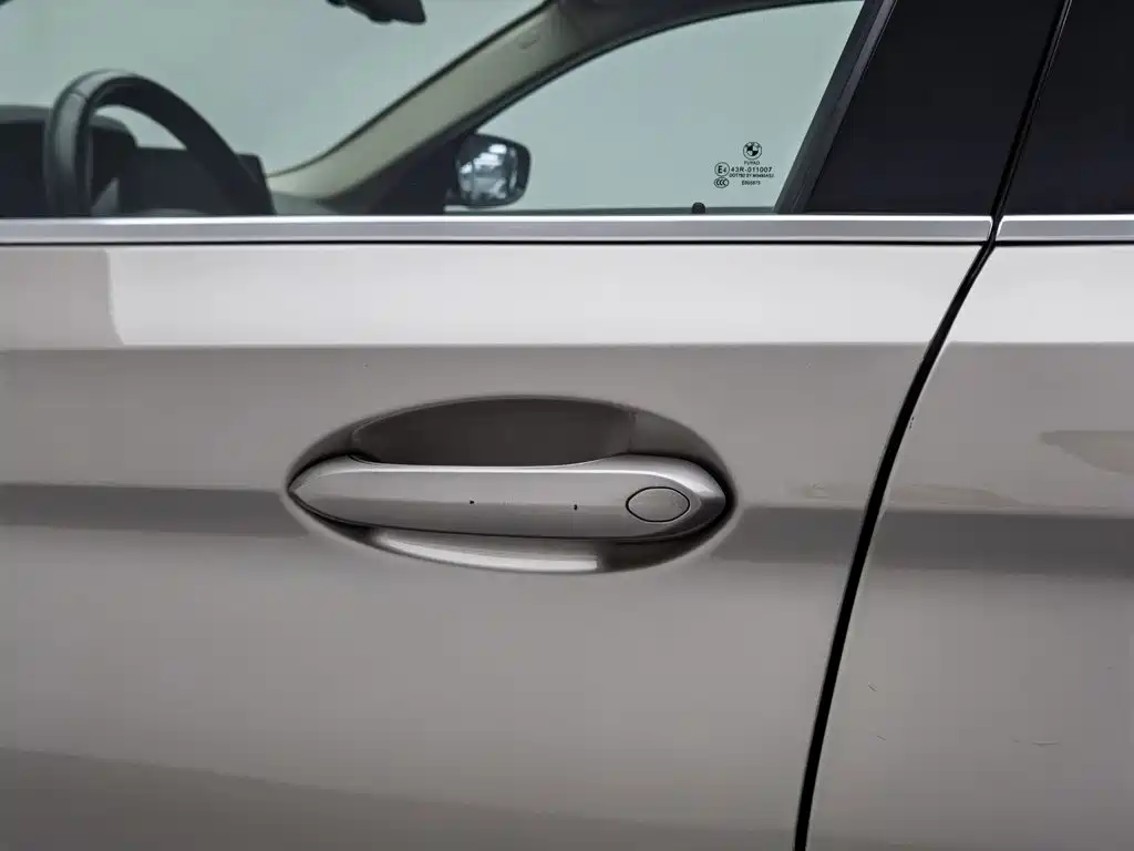 BMW 5 Series — миниатюра 18