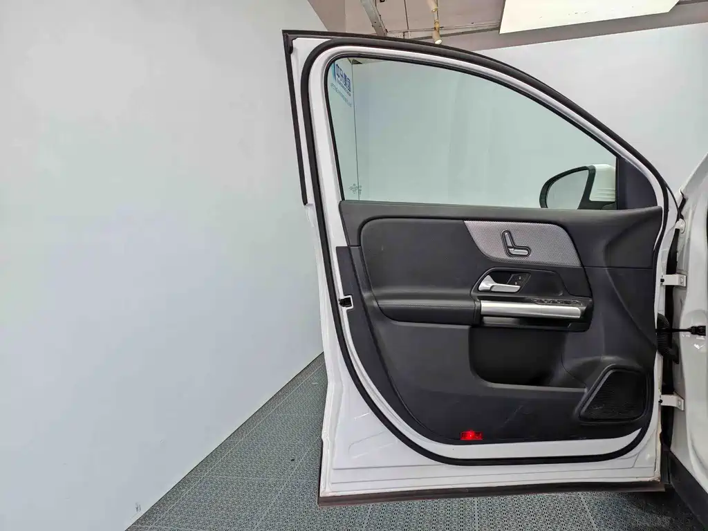 Mercedes-Benz GLA — миниатюра 13