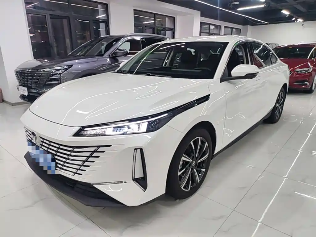 Changan Eado — миниатюра 2