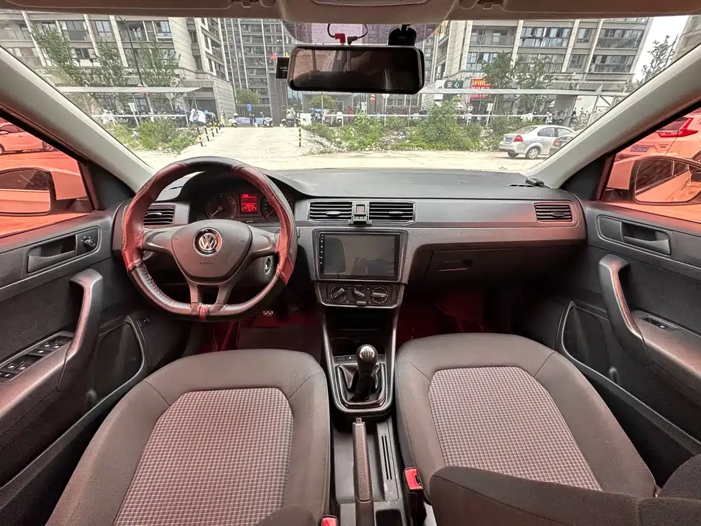 Volkswagen Santana — миниатюра 11