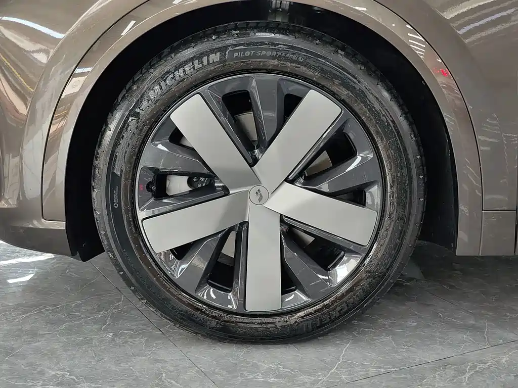 Li Auto Li L8 — миниатюра 14