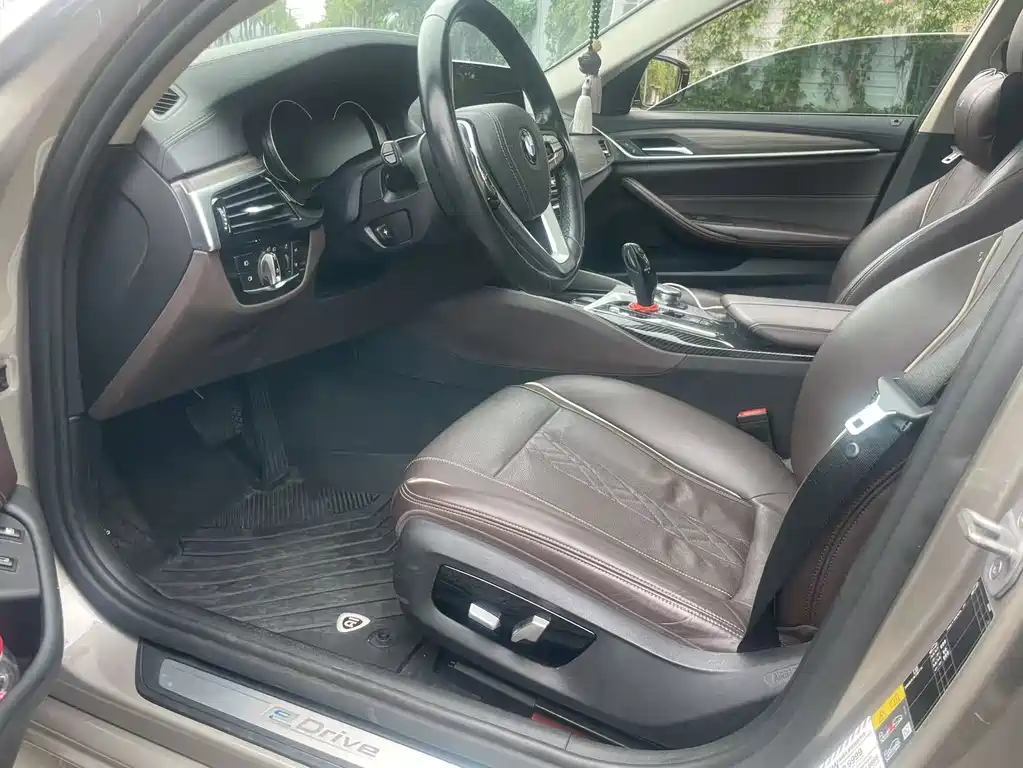 BMW 5 Series New Energy — миниатюра 6