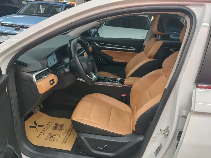 Geely Emgrand 2025 4 1.5L CVT Flagship