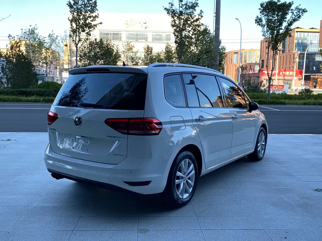 Volkswagen Touran — миниатюра 9