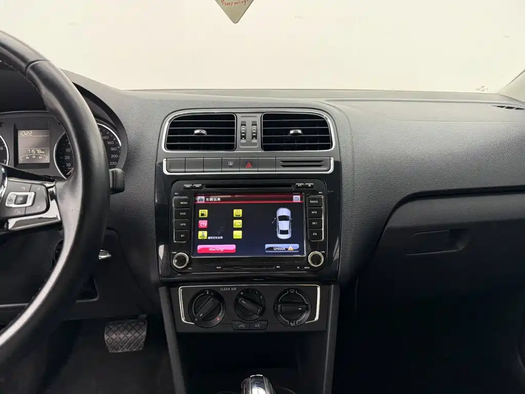 Volkswagen Polo — миниатюра 12