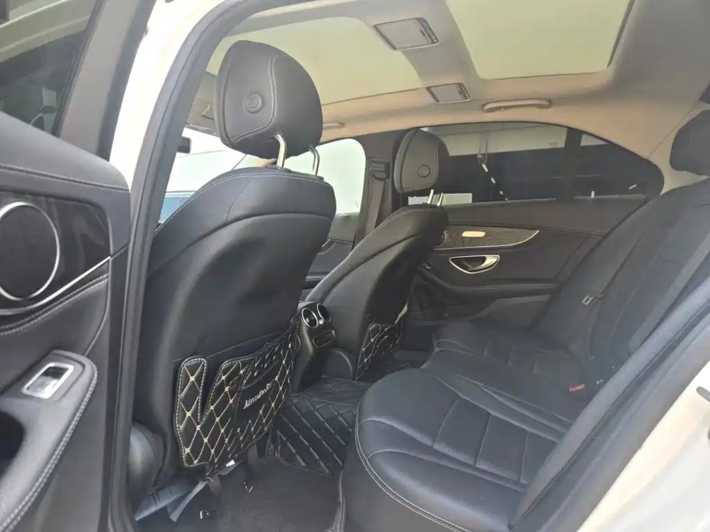 Mercedes-Benz C-Class — миниатюра 7