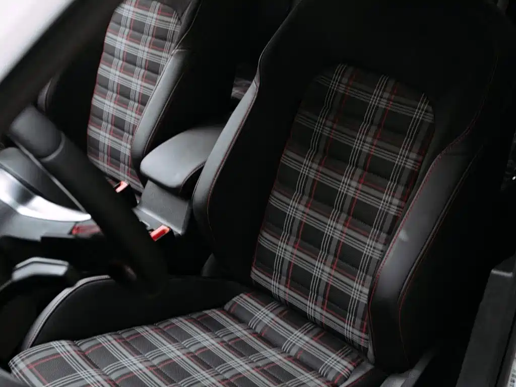 Volkswagen Golf GTI — миниатюра 10