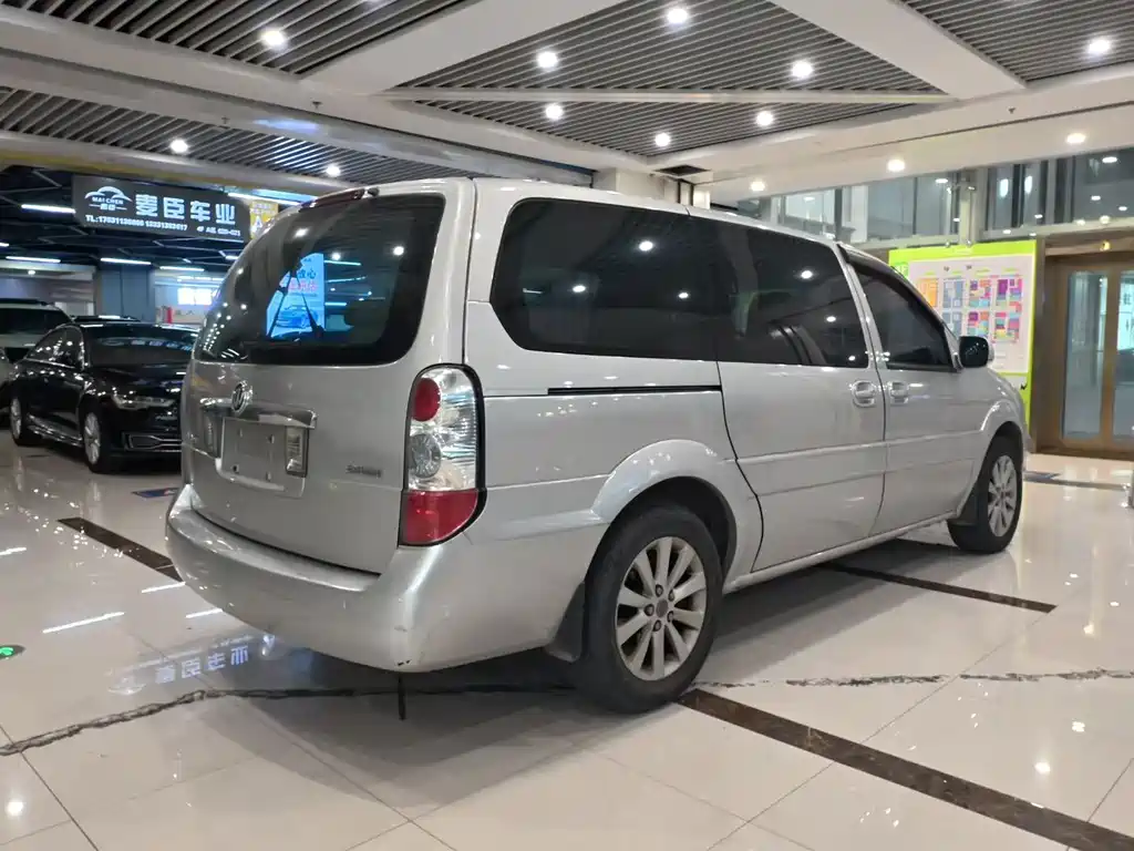 Buick GL8 — миниатюра 9
