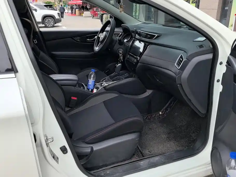 Nissan Qashqai — миниатюра 8