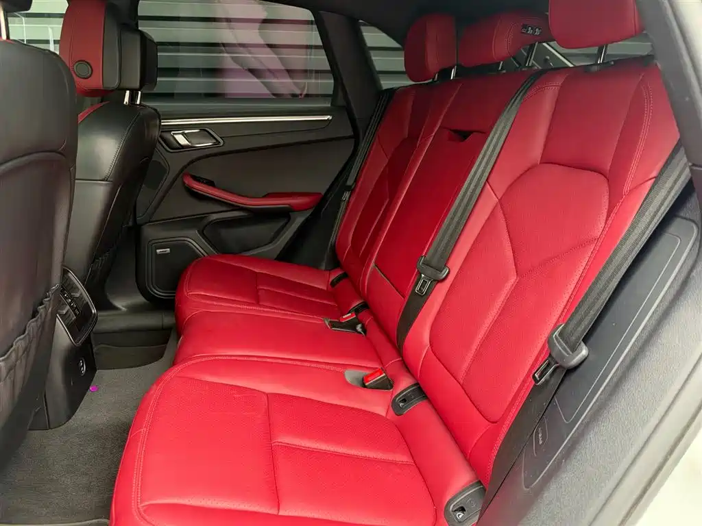 Porsche Macan — миниатюра 8