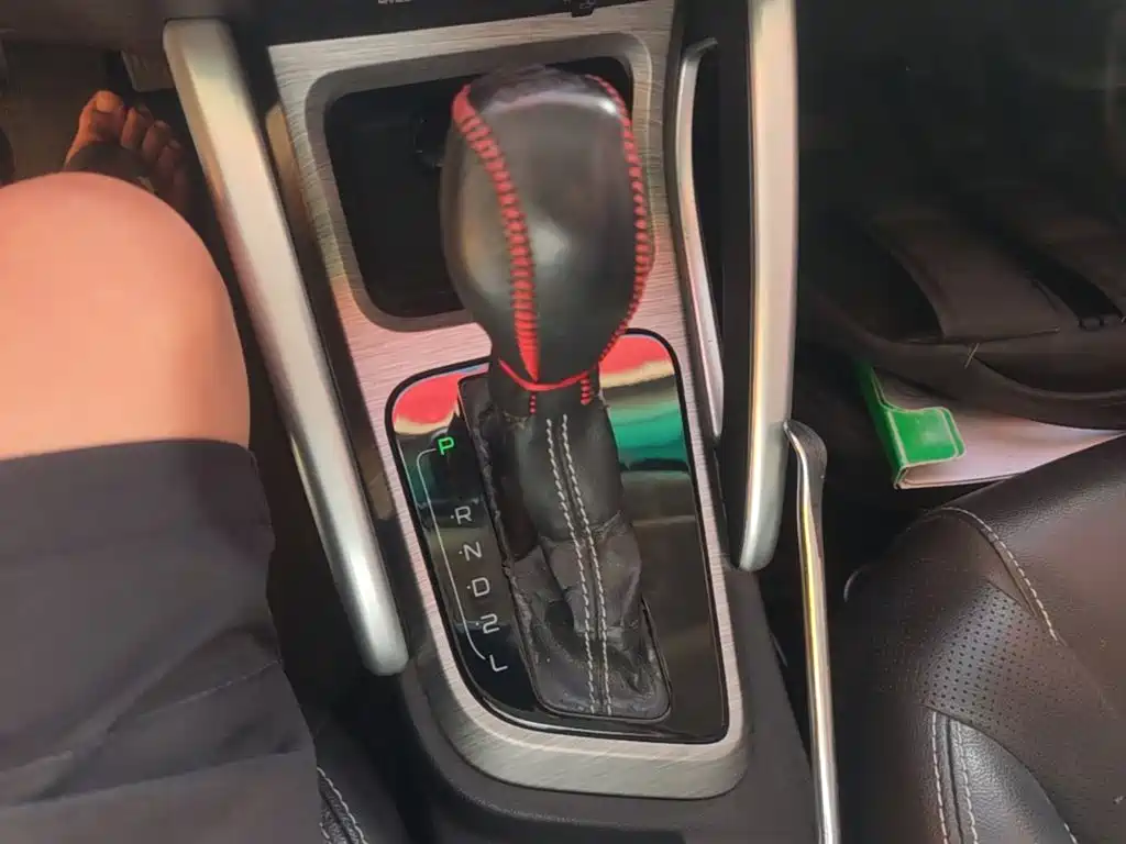 Geely Vision X3 — миниатюра 14