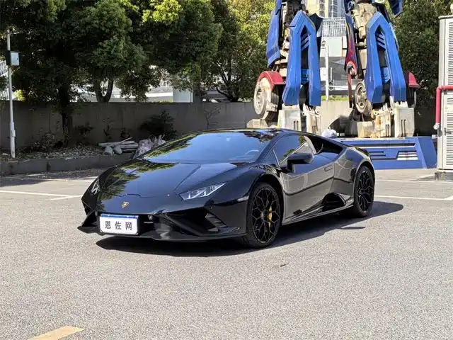 LAMBORGHINI HURACÁN