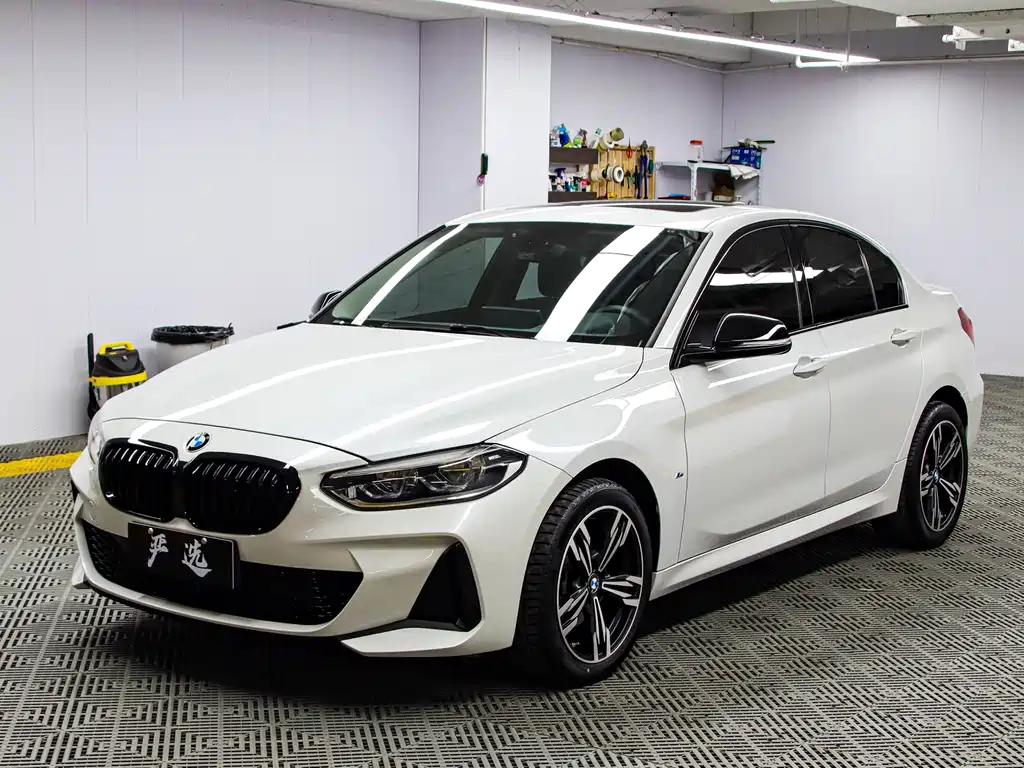 BMW 1 SERIES