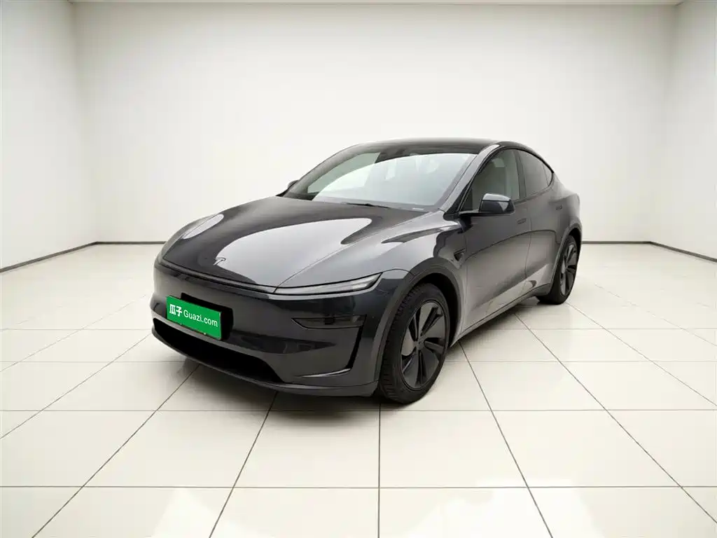 Tesla Model Y 2025