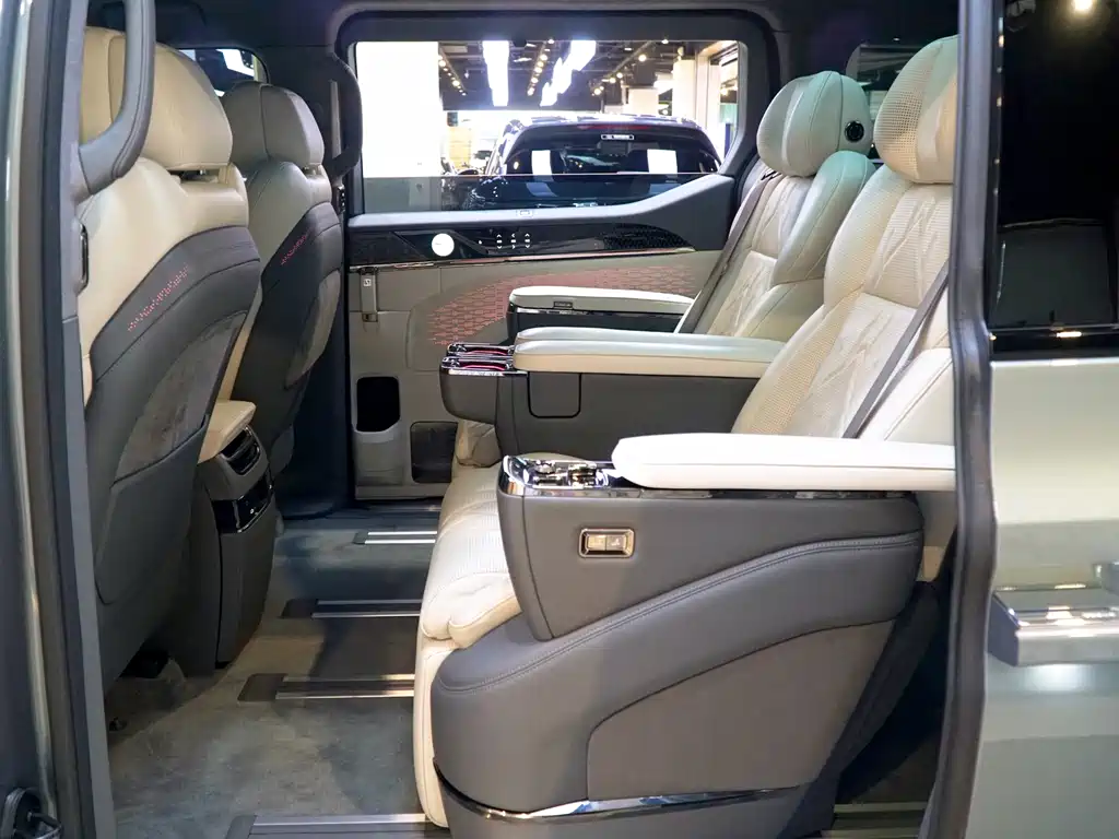 Zeekr 009 2024 мест Executive 108kWh