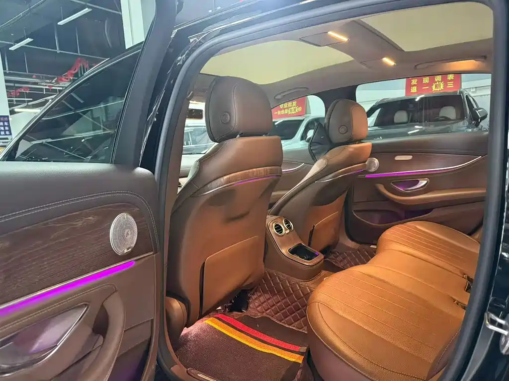 Mercedes-Benz E-Class — миниатюра 7