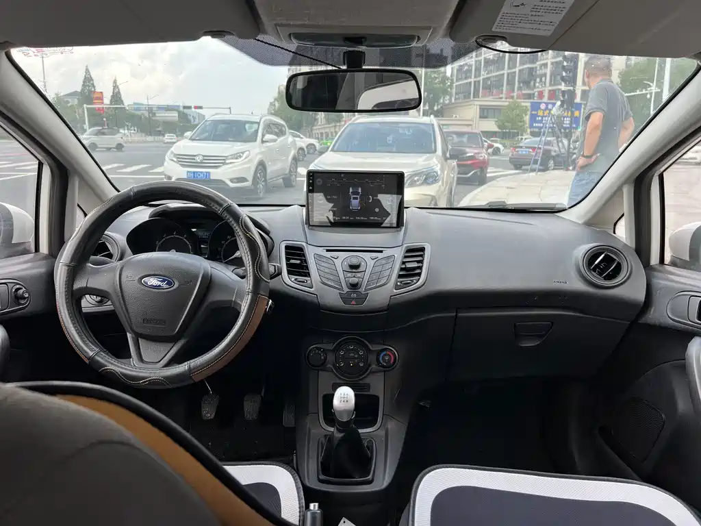 Ford Fiesta Sedan 1.5L Manual Elegant Type, фото 9